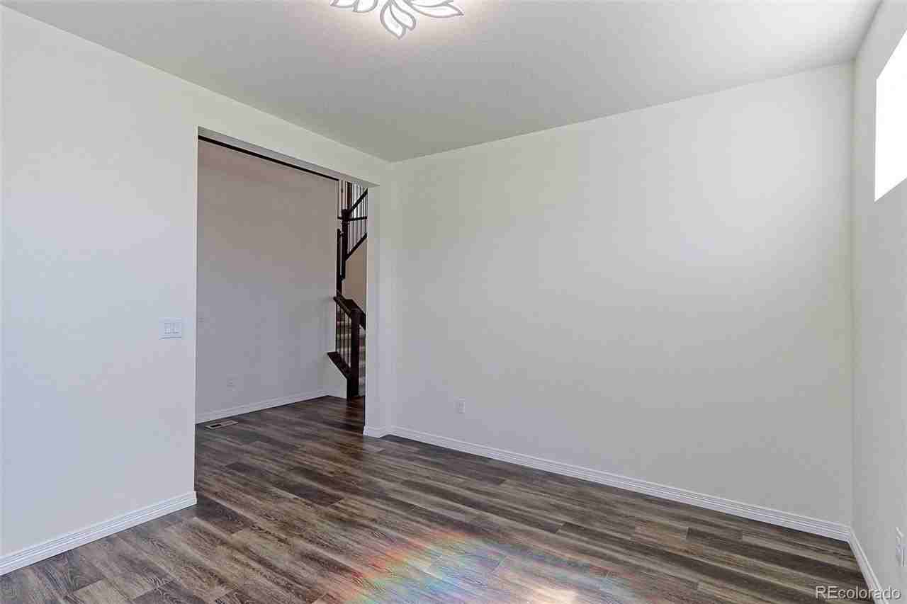 520 176th Ave - Photo 5 of 30