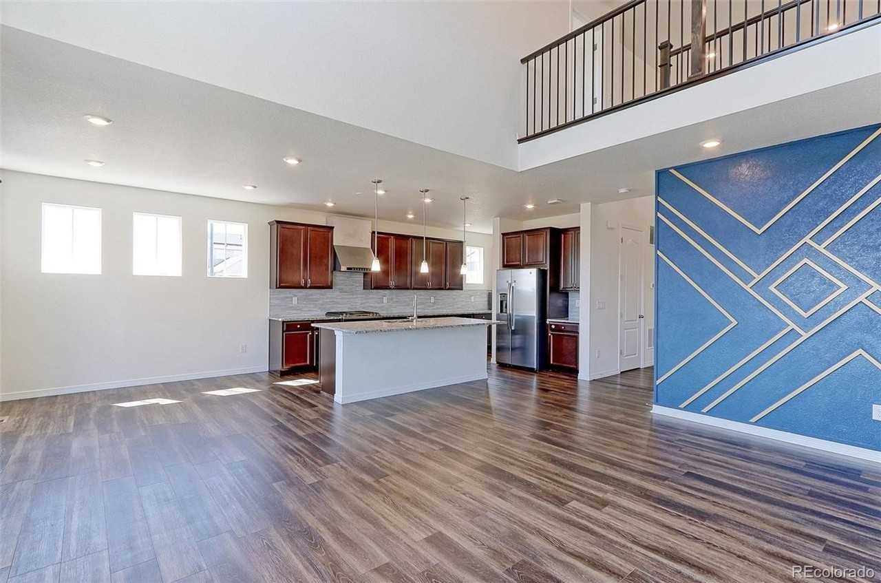 520 176th Ave - Photo 7 of 30