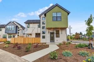 featured image of 7305 N Willamette Blvd
