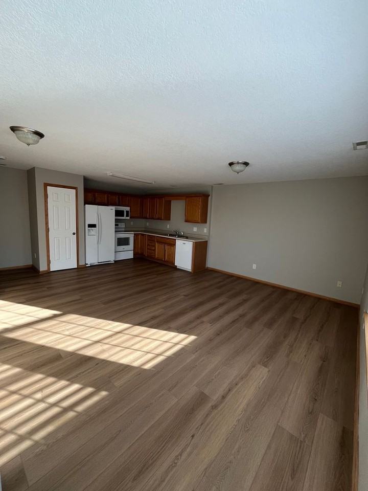 1148 Se Village View Ln - Photo 4 of 24