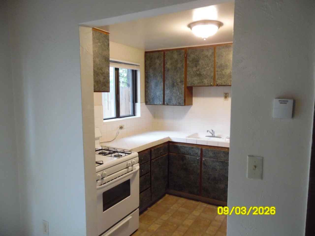102 Garfield St #16 - Photo 4 of 15