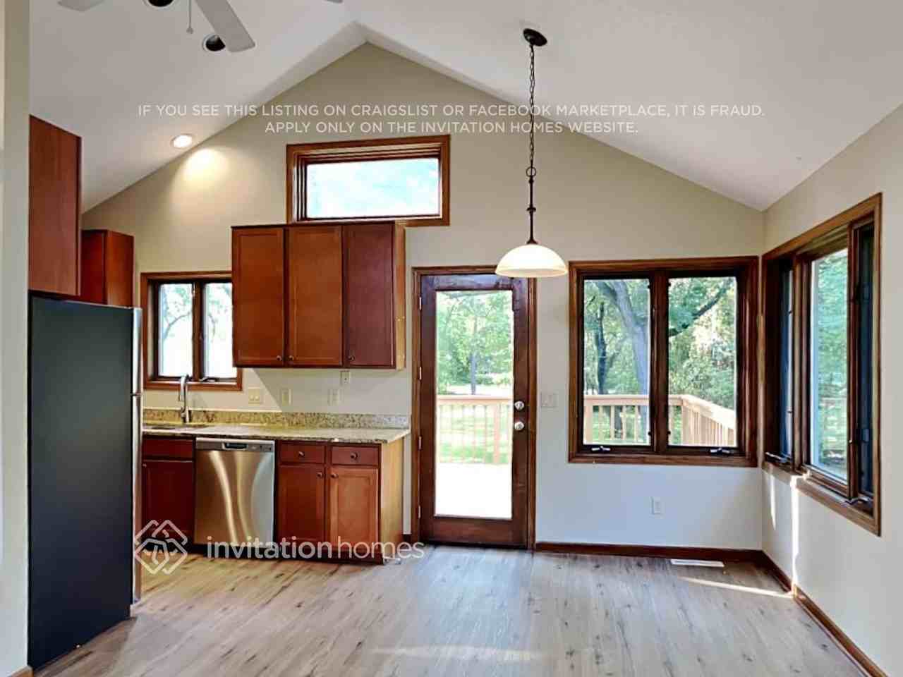 1610 9th St - Photo 7 of 18