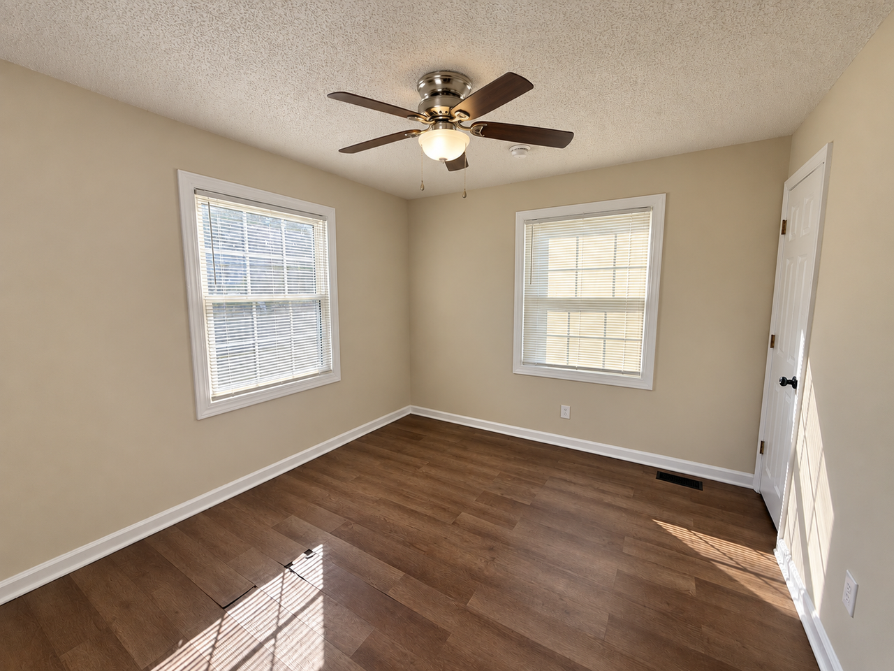 901 Checker St - Photo 5 of 15
