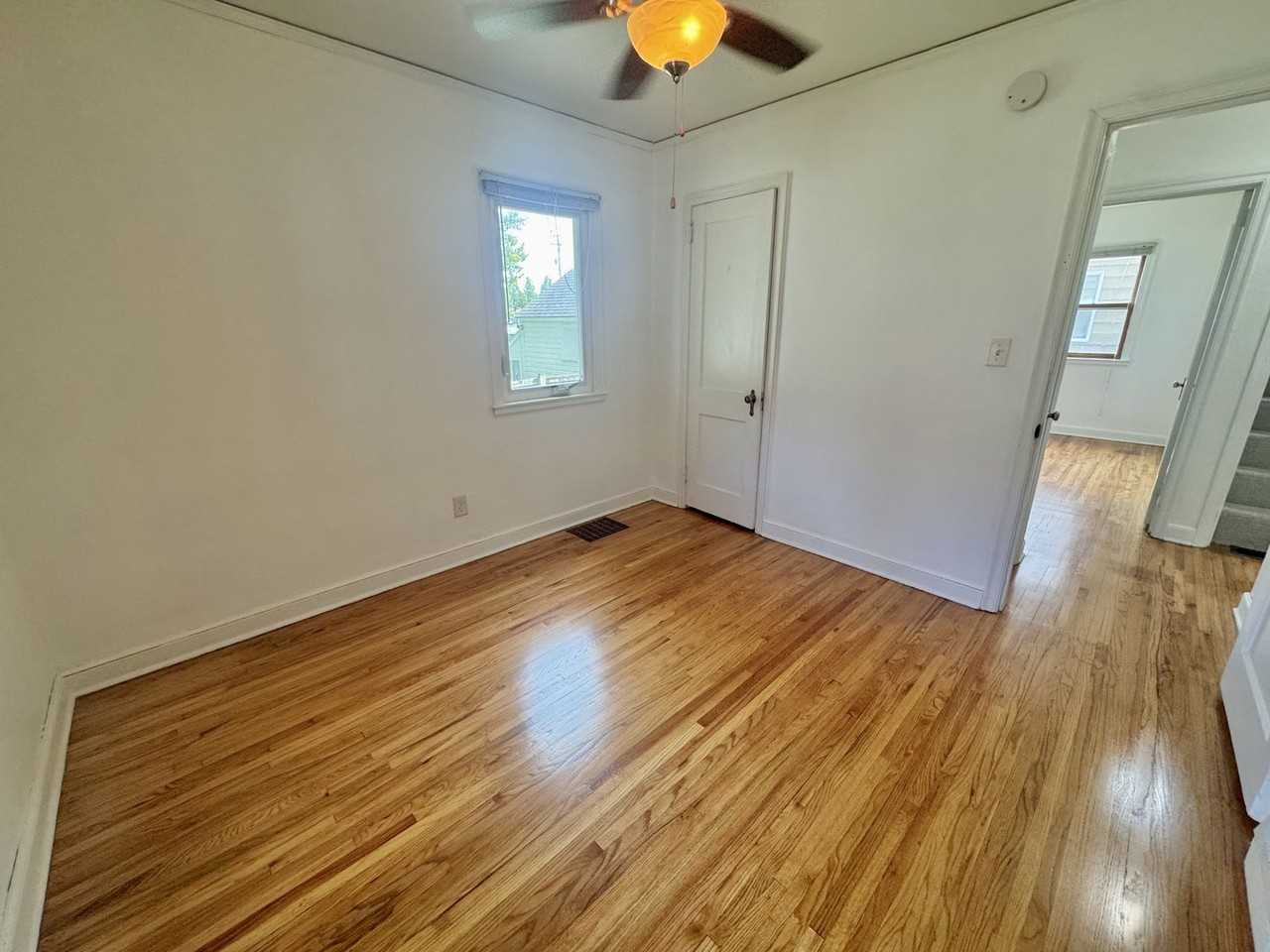 1142 4th Ave Se - Photo 7 of 17