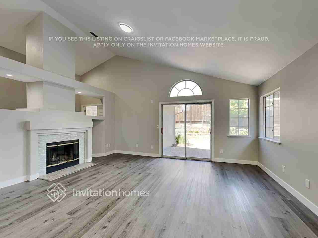 8250 Lonely Hill Way - Photo 4 of 17