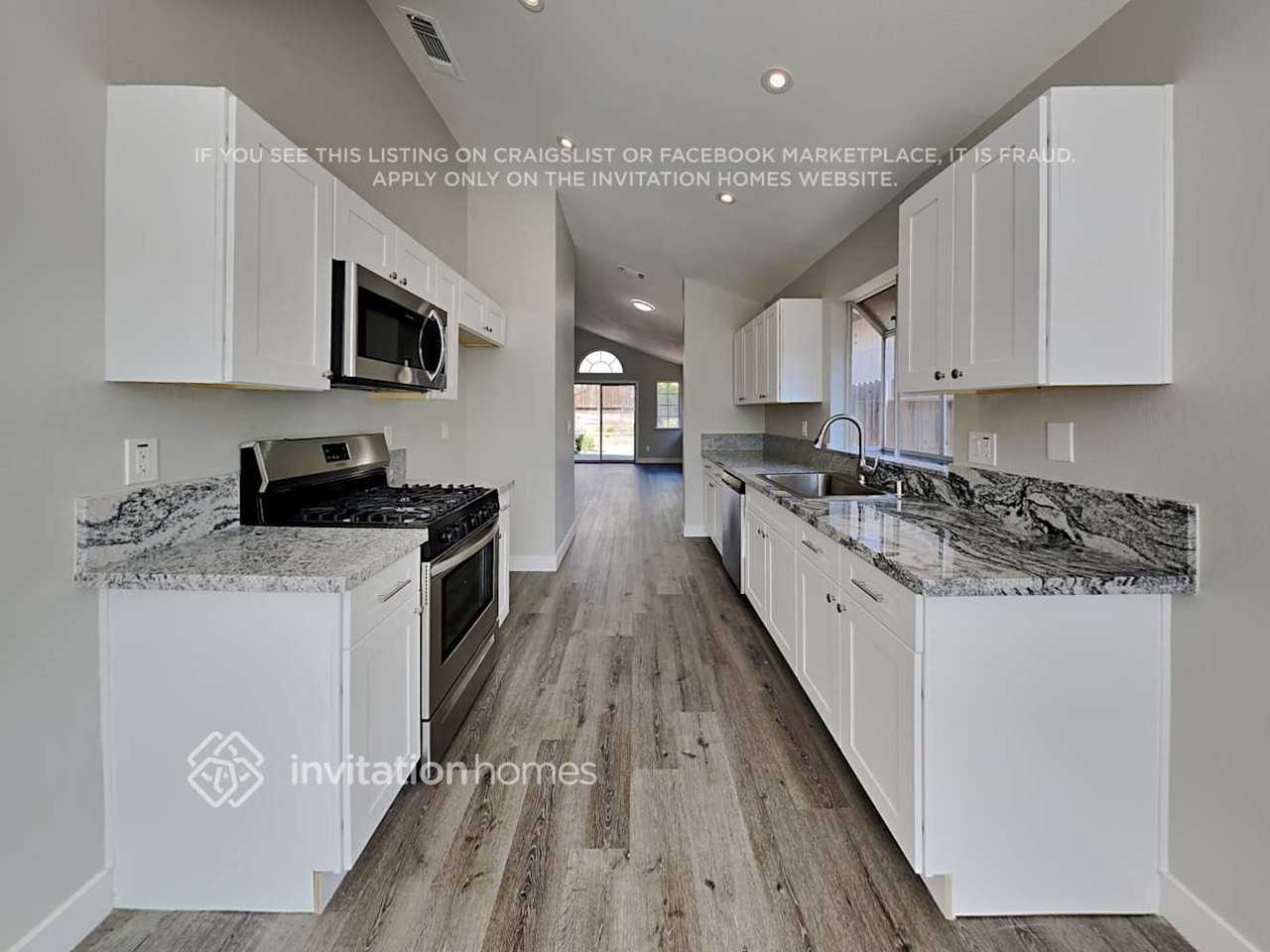 8250 Lonely Hill Way - Photo 7 of 17