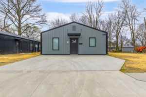 featured image of 206 3rd Ave