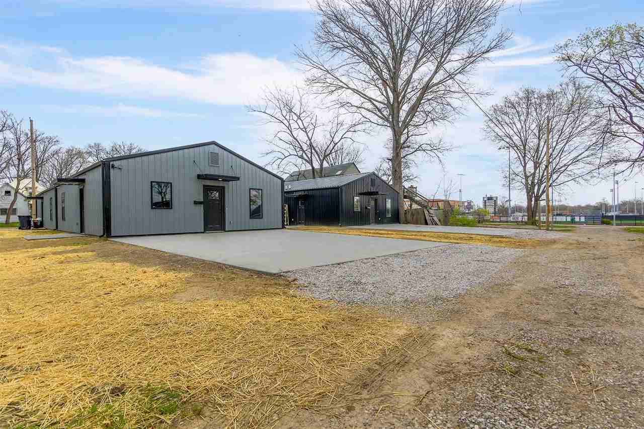 206 Third Ave - Photo 4 of 44