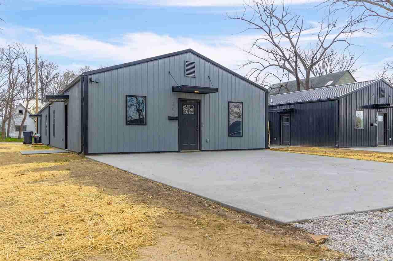 206 Third Ave - Photo 5 of 44