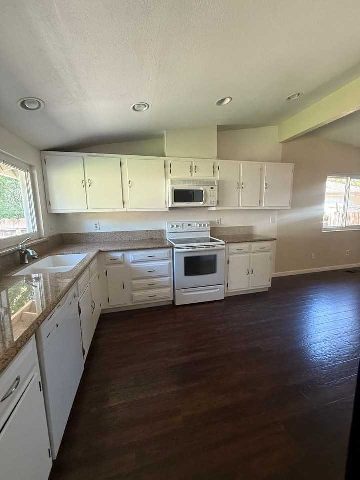 4605 Rio Encantado Ln - Photo 7 of 21
