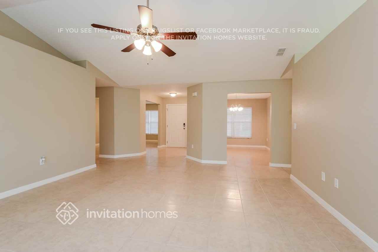 7685 Canterbury Cir - Photo 4 of 20
