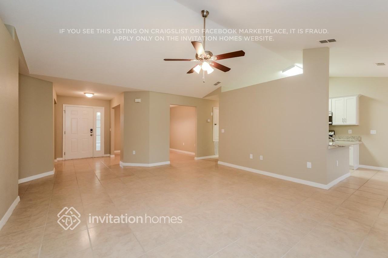 7685 Canterbury Cir - Photo 5 of 20
