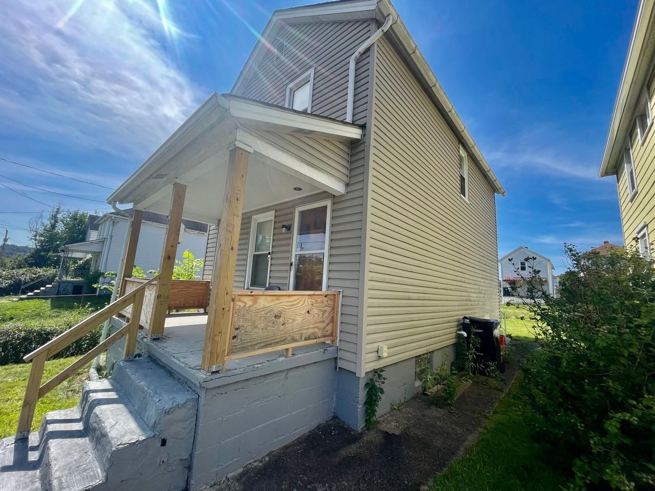 301 Wykes St - Photo 2 of 18