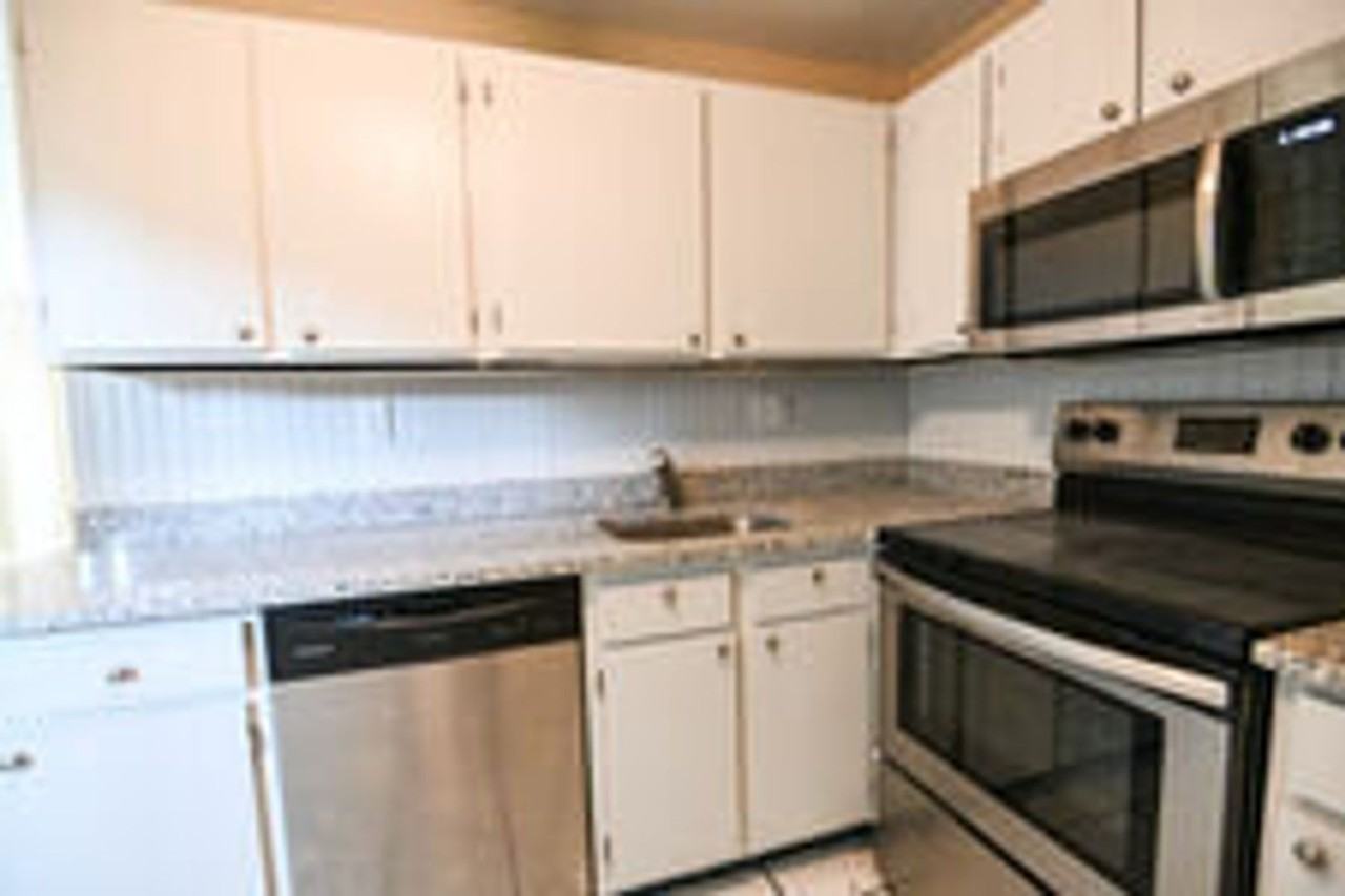 2219 Fendall Ct - Photo 5 of 9