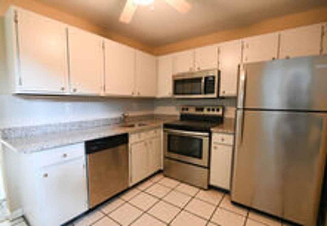 2219 Fendall Ct - Photo 6 of 9