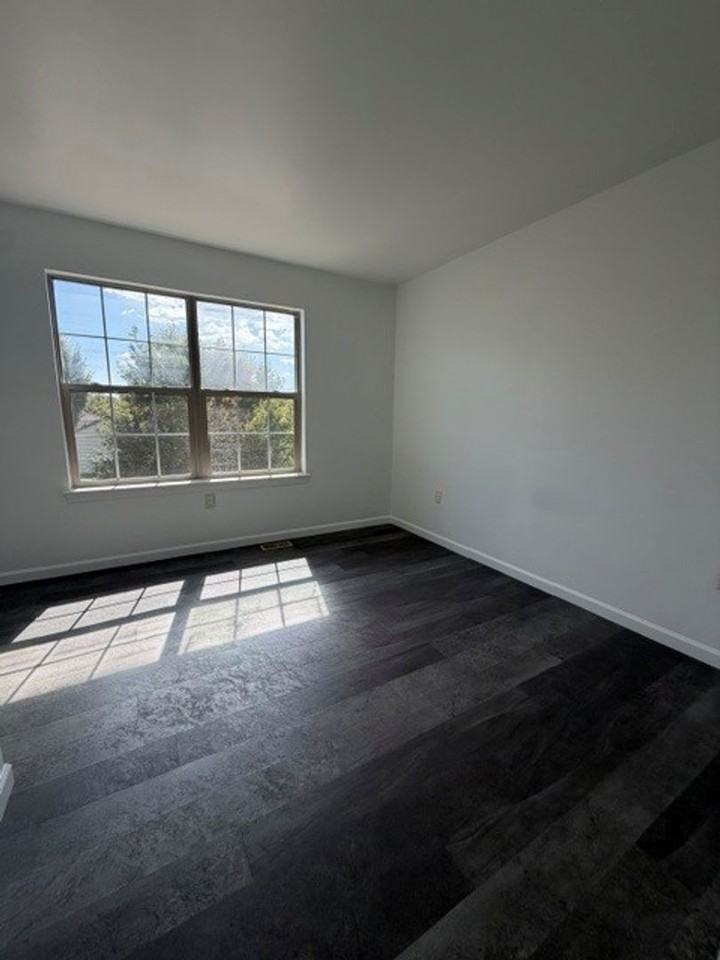 4 Southbrook Dr - Photo 5 of 16