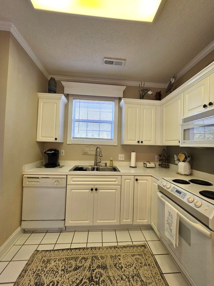 4231 Hibiscus Dr - Photo 5 of 22