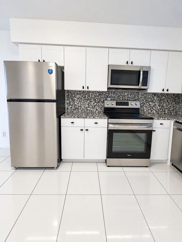 3617 Polk St - Photo 2 of 10