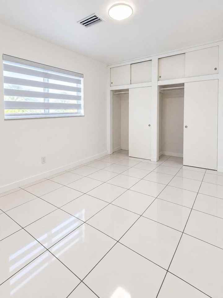 3617 Polk St - Photo 6 of 10