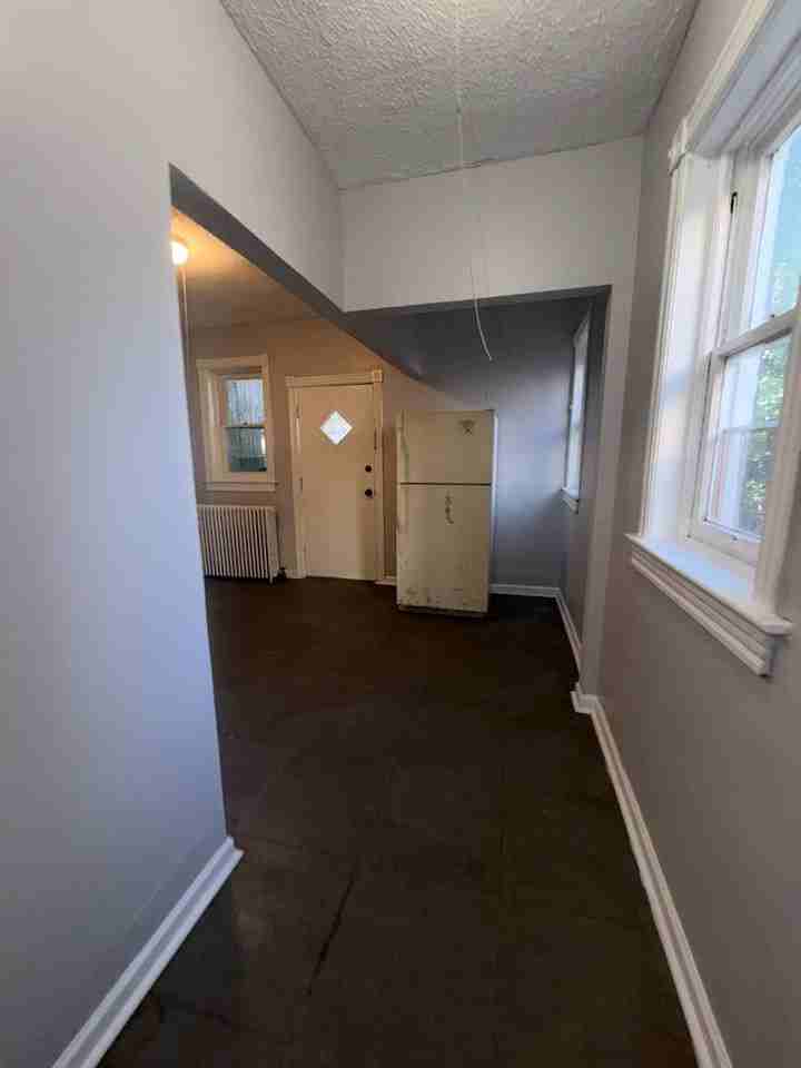 257 Highland Ave - Photo 4 of 27
