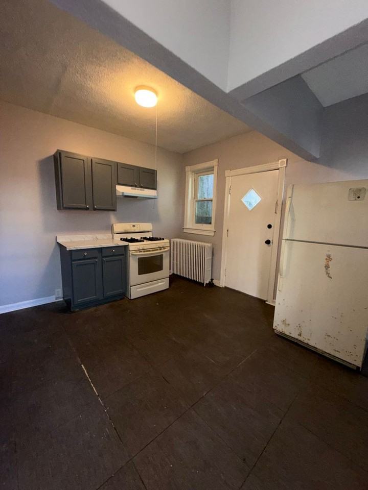257 Highland Ave - Photo 5 of 27