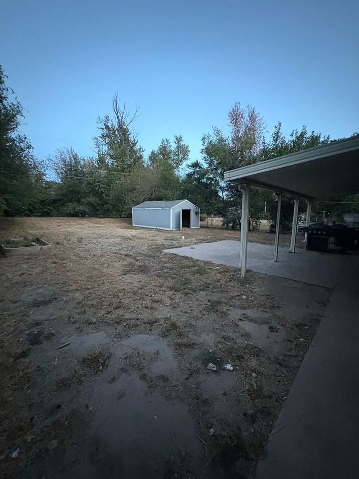 1617 N Meadowbrook Dr - Photo 2 of 11