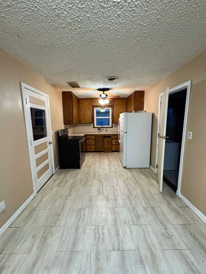 1617 N Meadowbrook Dr - Photo 3 of 11