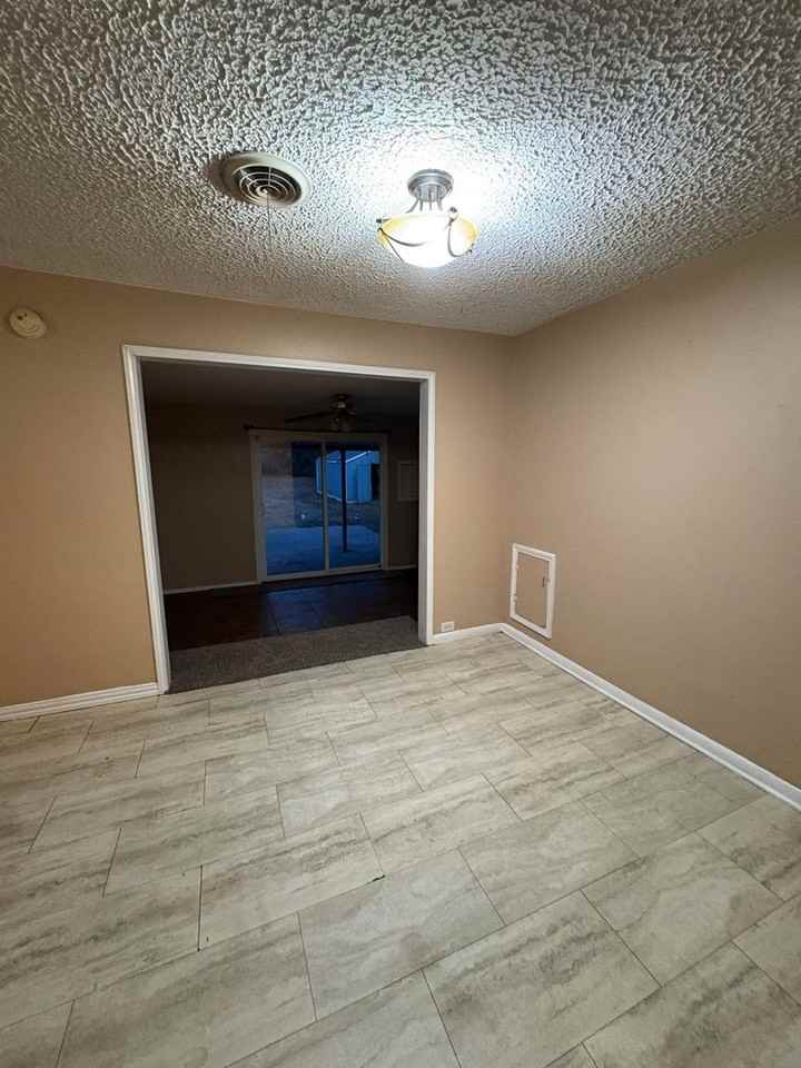 1617 N Meadowbrook Dr - Photo 5 of 11