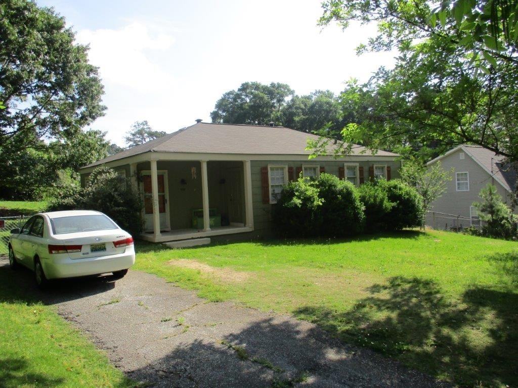 919 Lakeview Dr