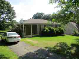 featured image of 919 Lakeview Dr