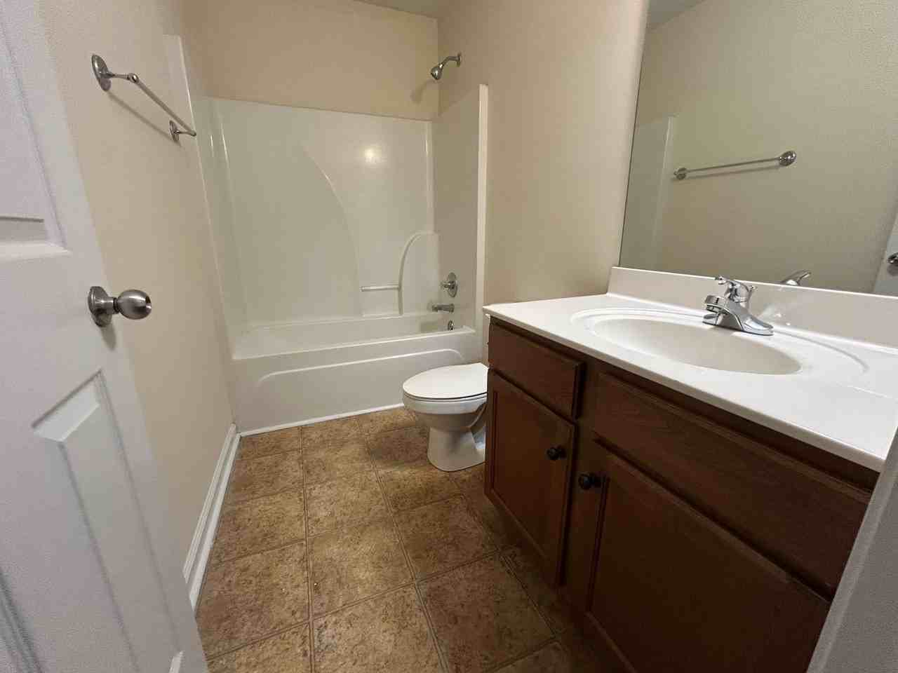 310 Northside Dr - Photo 6 of 17