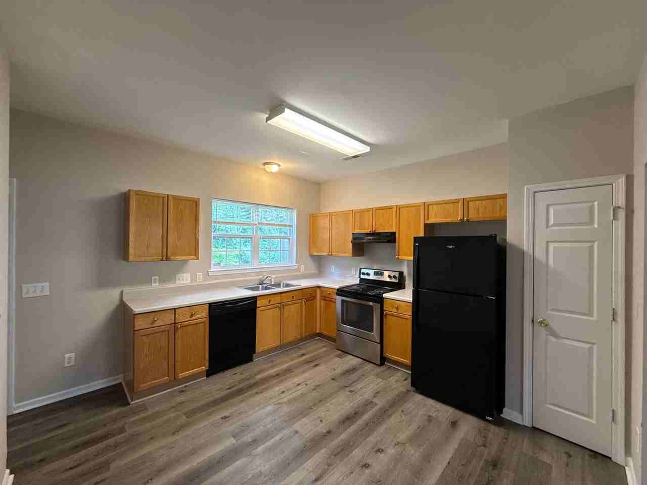 1525 Braveheart Ln - Photo 5 of 15