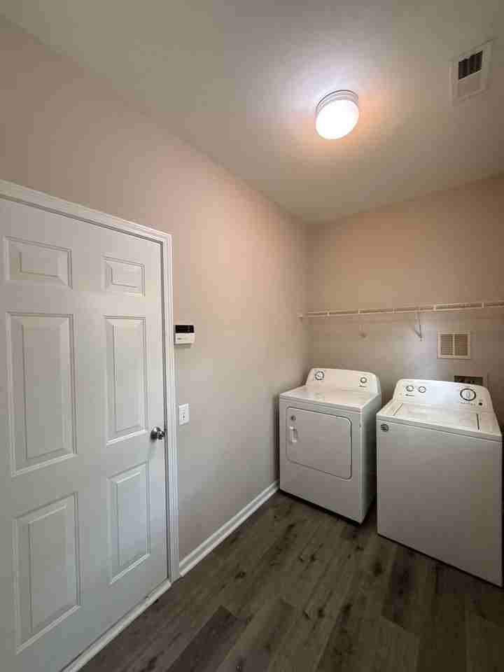 1525 Braveheart Ln - Photo 6 of 15