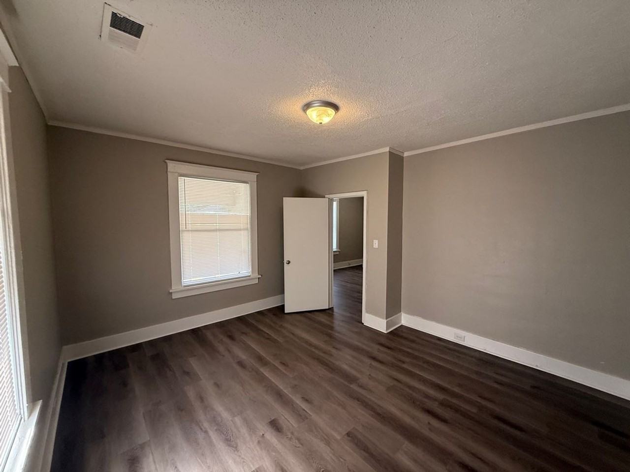 434 Malvern St - Photo 5 of 28