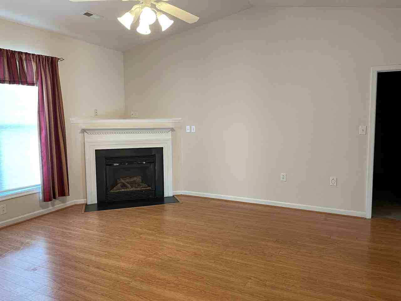 33 Emily Ln - Photo 3 of 10