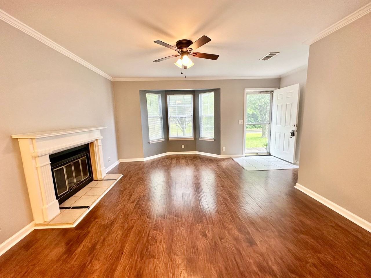 7806 Sawyer Brown Rd - Photo 6 of 25