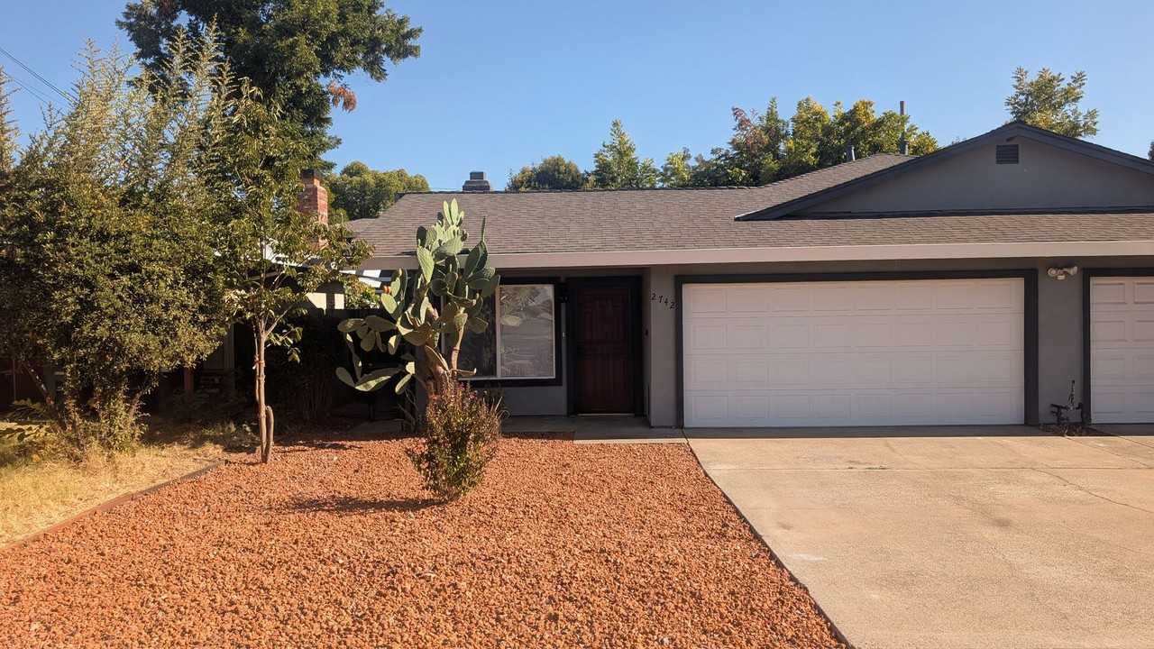 2742 Edison Ave