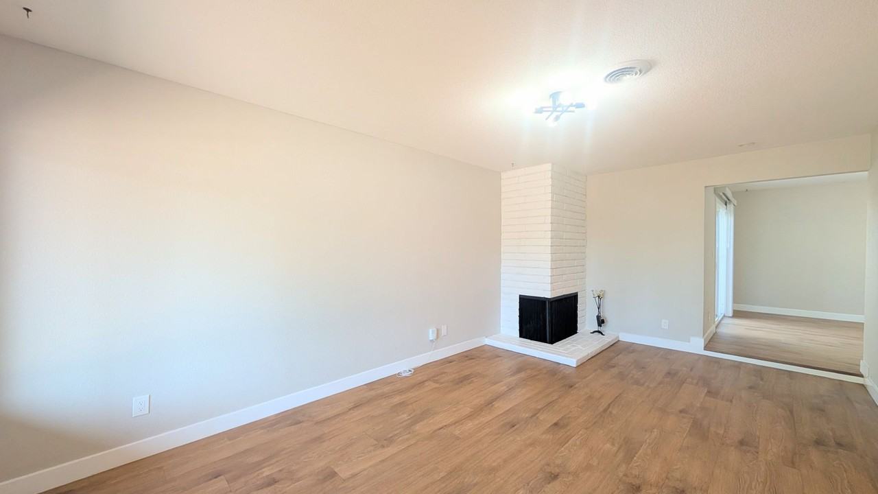 2742 Edison Ave - Photo 4 of 26