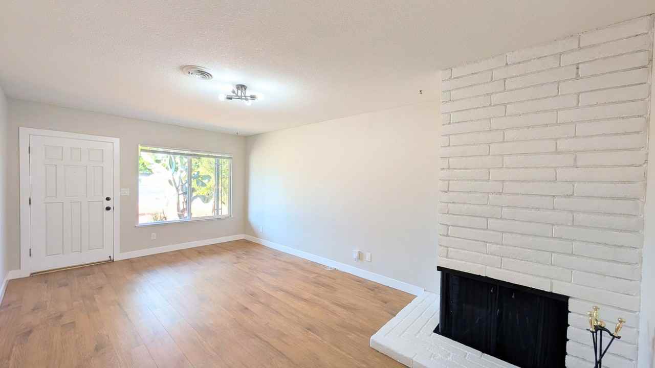 2742 Edison Ave - Photo 5 of 26