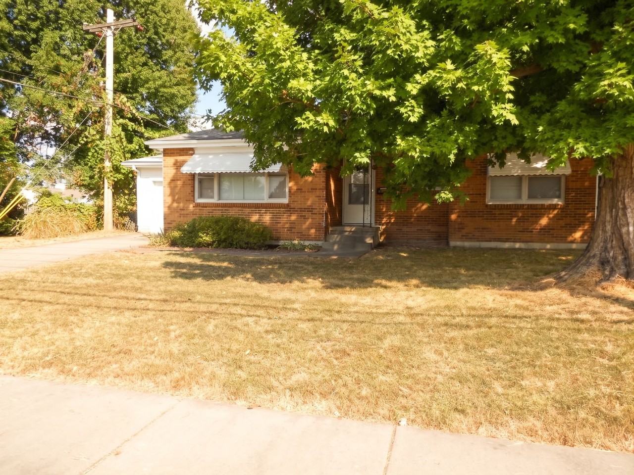 1912 S Fremont Ave - Photo 2 of 18