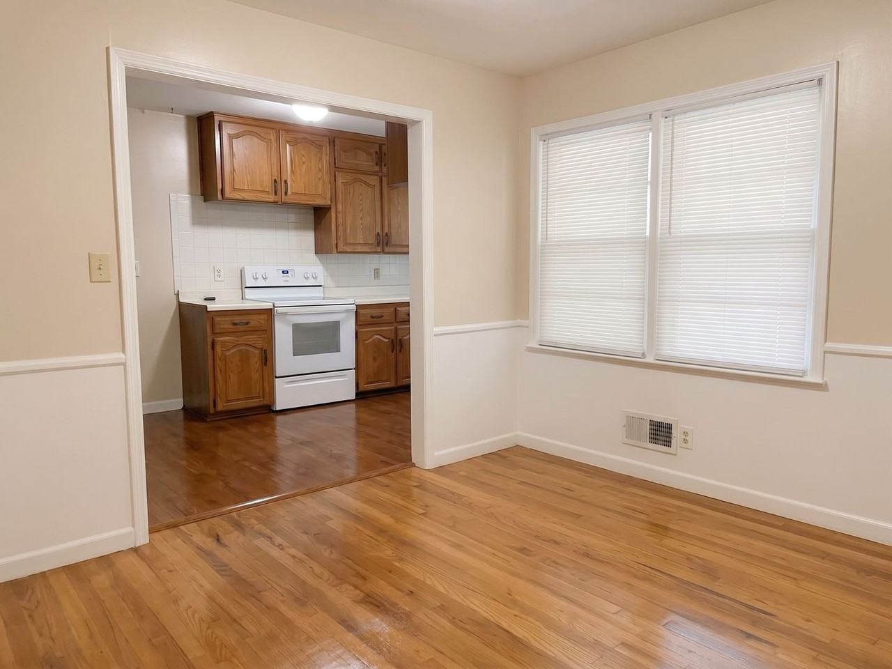1912 S Fremont Ave - Photo 6 of 18