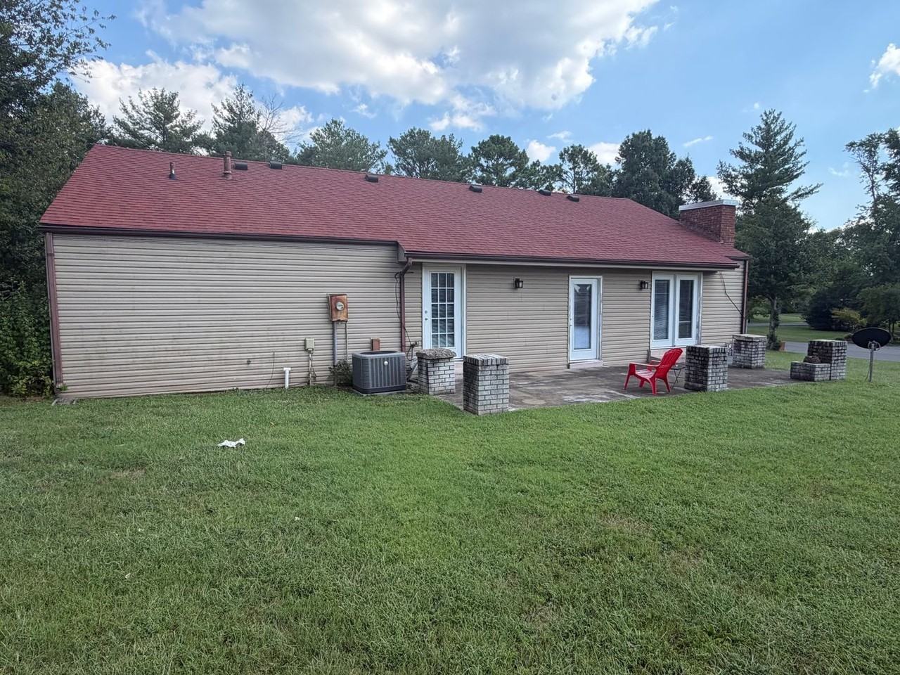 217 Scott Ln - Photo 2 of 12
