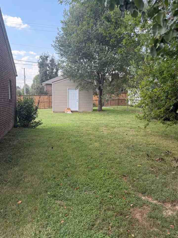 217 Scott Ln - Photo 3 of 12