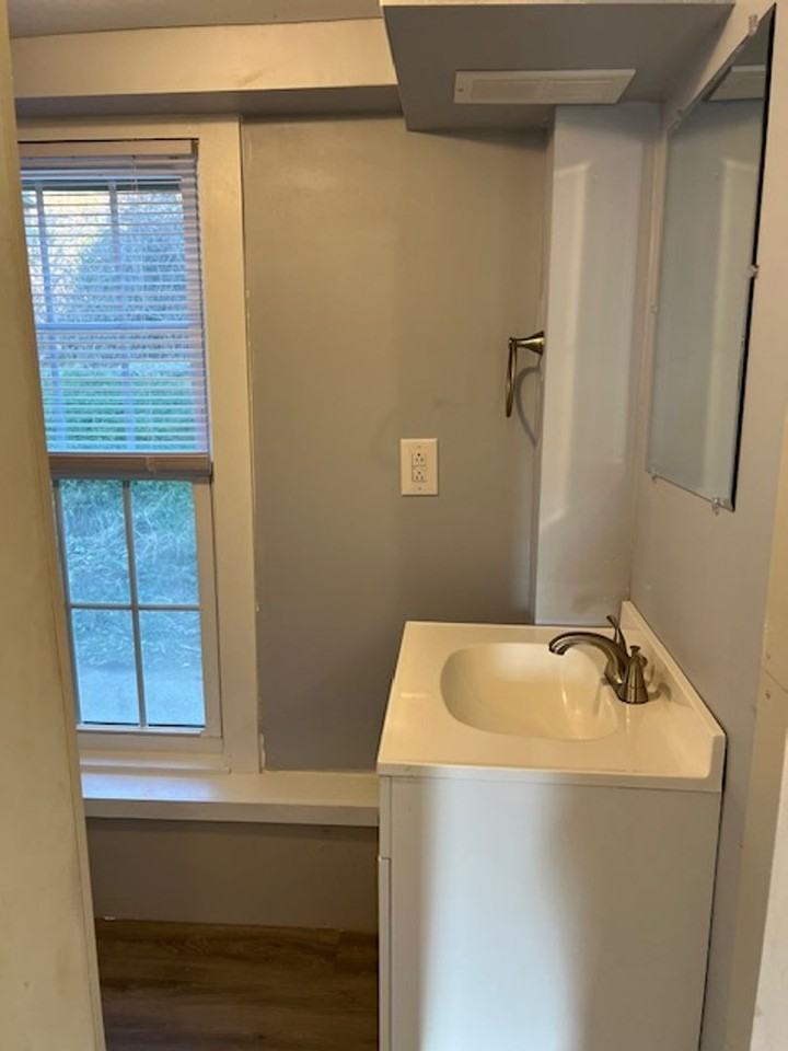 3006 Collierstown Rd - Photo 2 of 10