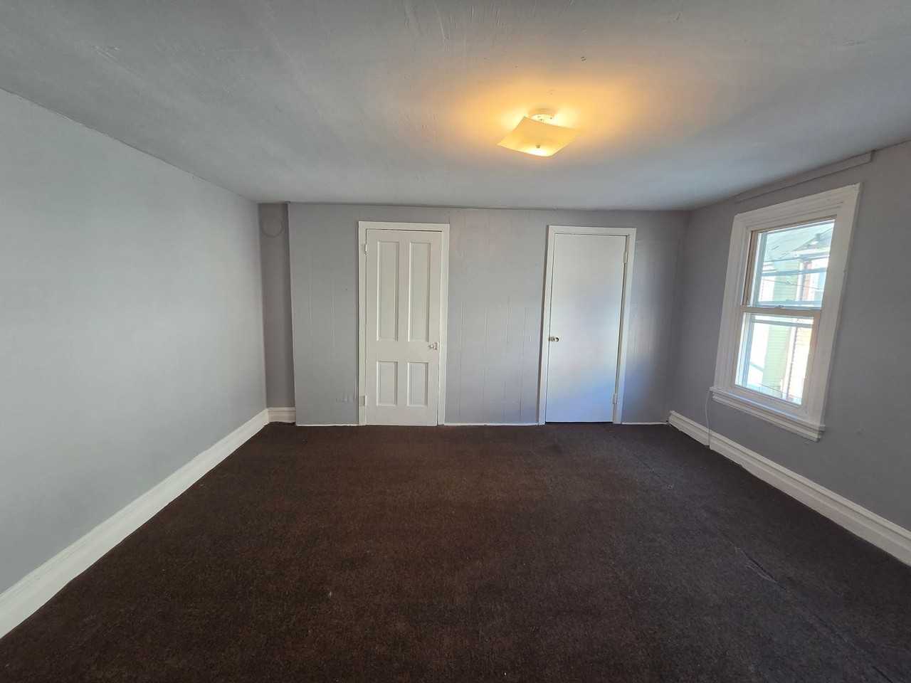 219 N Hall St - Photo 4 of 12