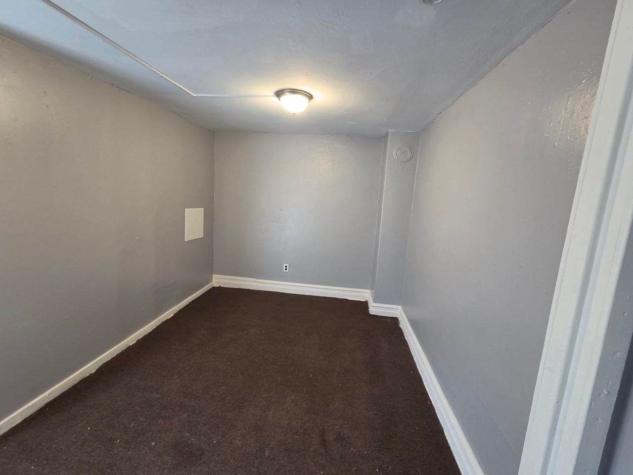 219 N Hall St - Photo 5 of 12