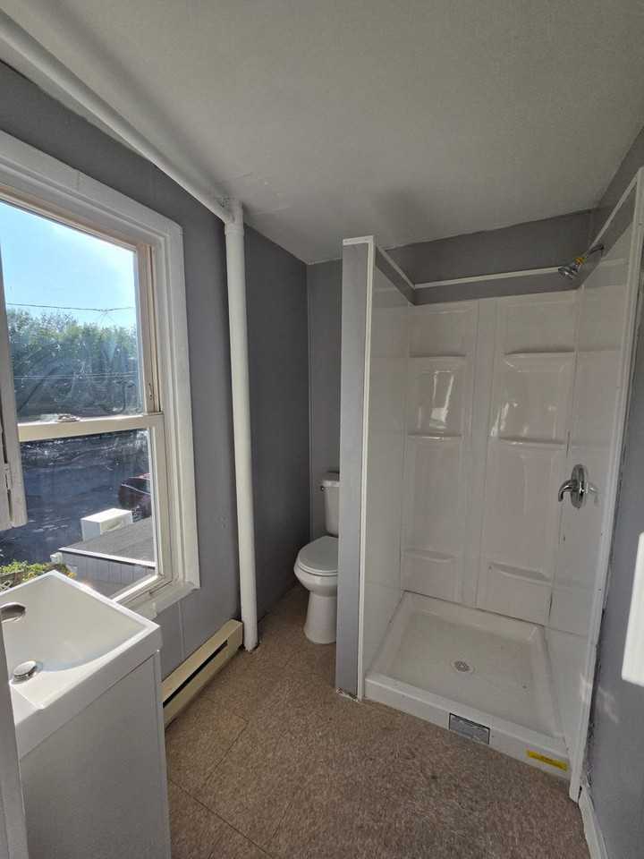 219 N Hall St - Photo 6 of 12