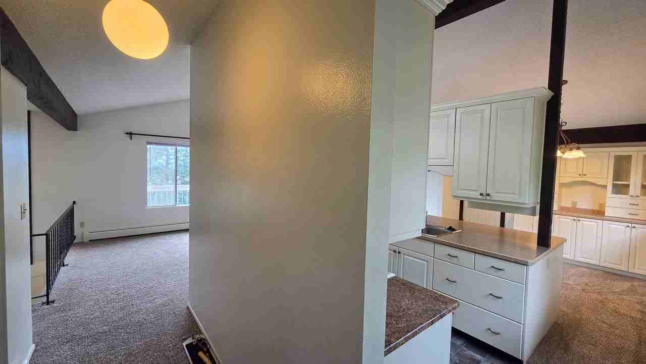 411 Westview Dr - Photo 3 of 45