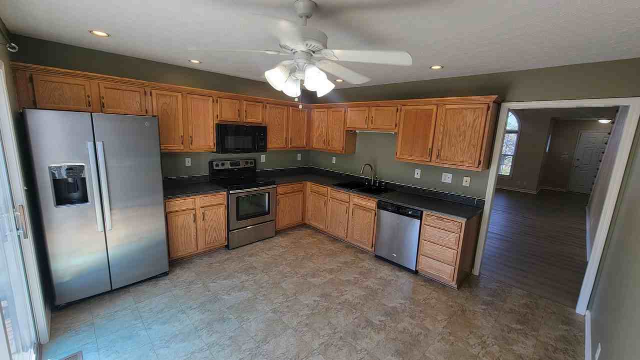 13302 Crystal Cv - Photo 5 of 24