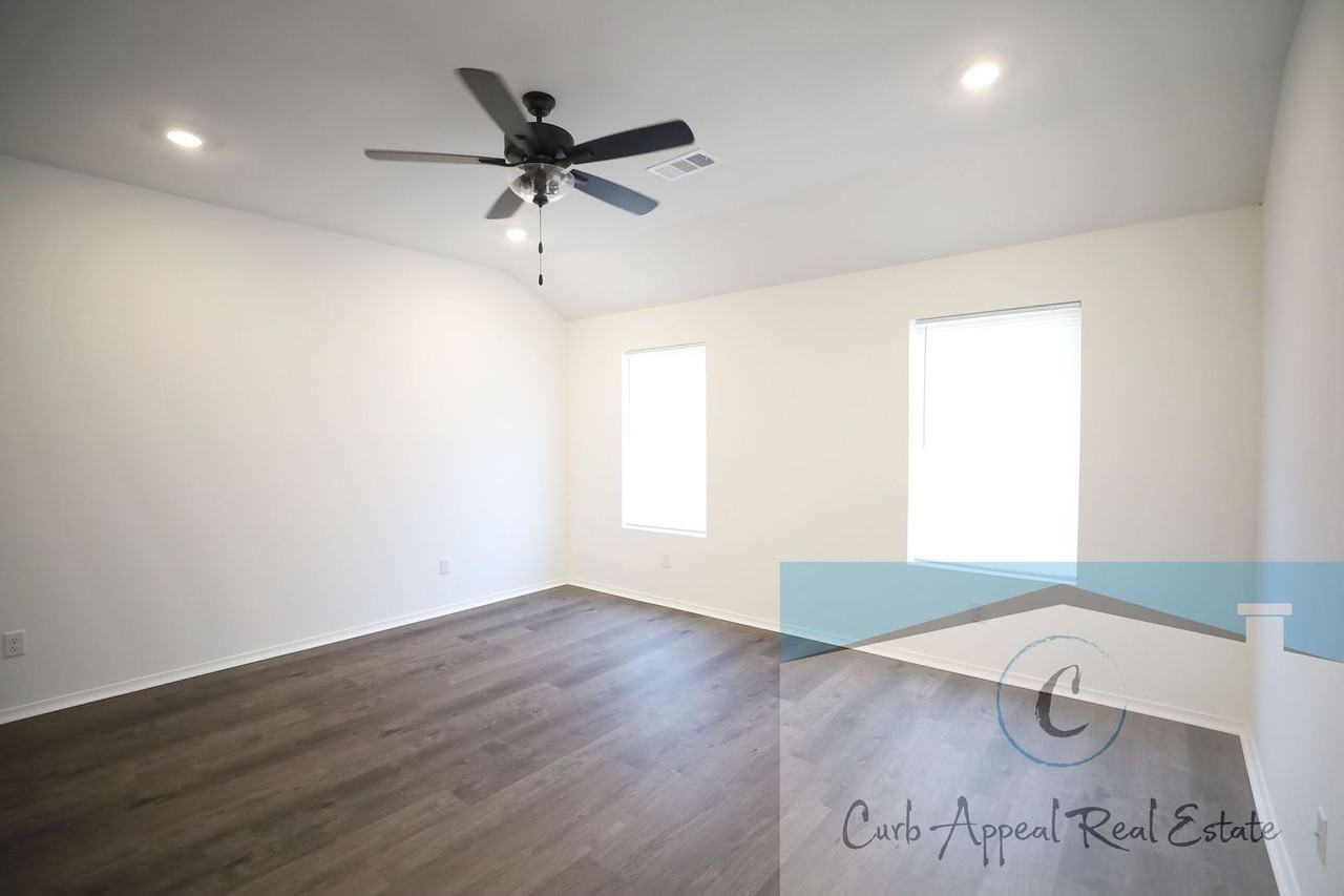 4704 Copley Dr - Photo 6 of 15
